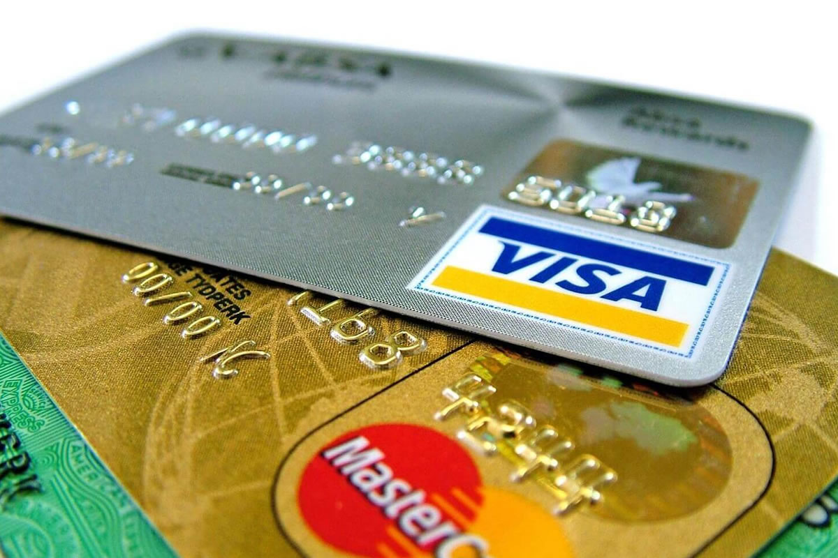Carte de crédit vs carte de débit : ce que votre banque ne vous dit pas