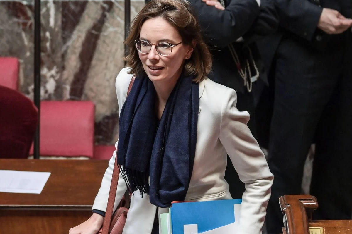 Photo de Amélie de Montchalin, la ministre des Comptes publics, répondant aux journalistes