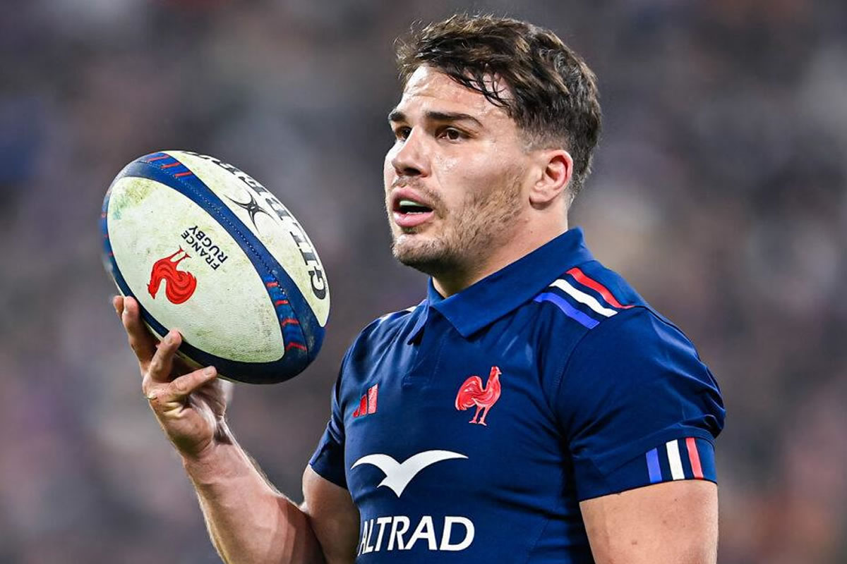 Photo du légendaire Antoine Dupont, meilleur joueur français du monde en 2024