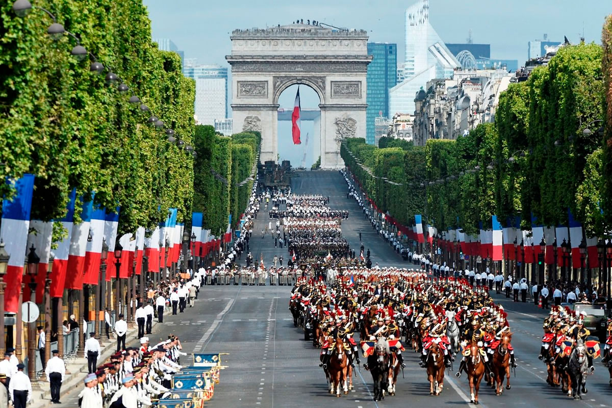 Défilé du 14 juillet : le faste républicain pèse sur les finances de l’État