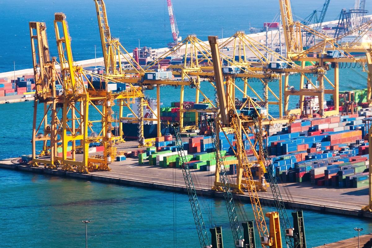Commerce extérieur : la France glisse vers un abîme commercial de 7,6 milliards d’euros